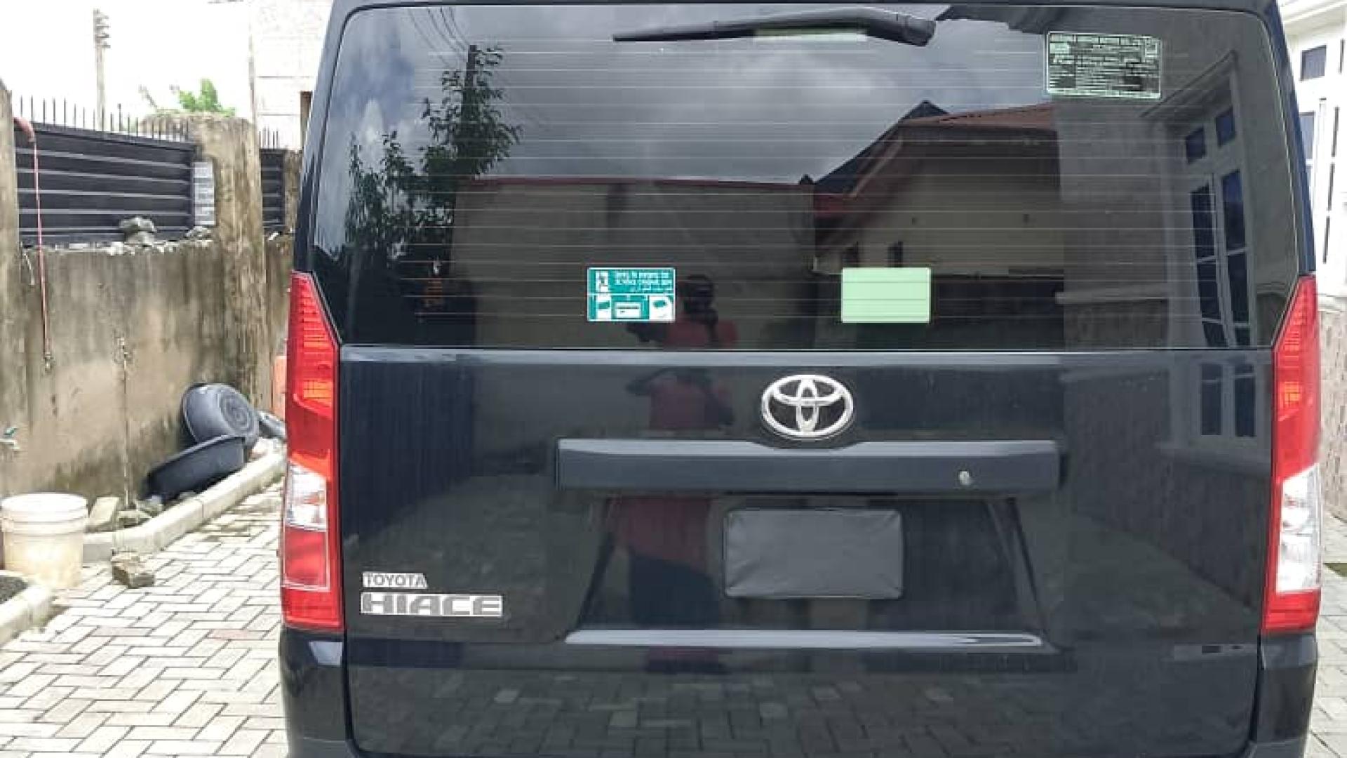 Toyota Hiace bus 2020