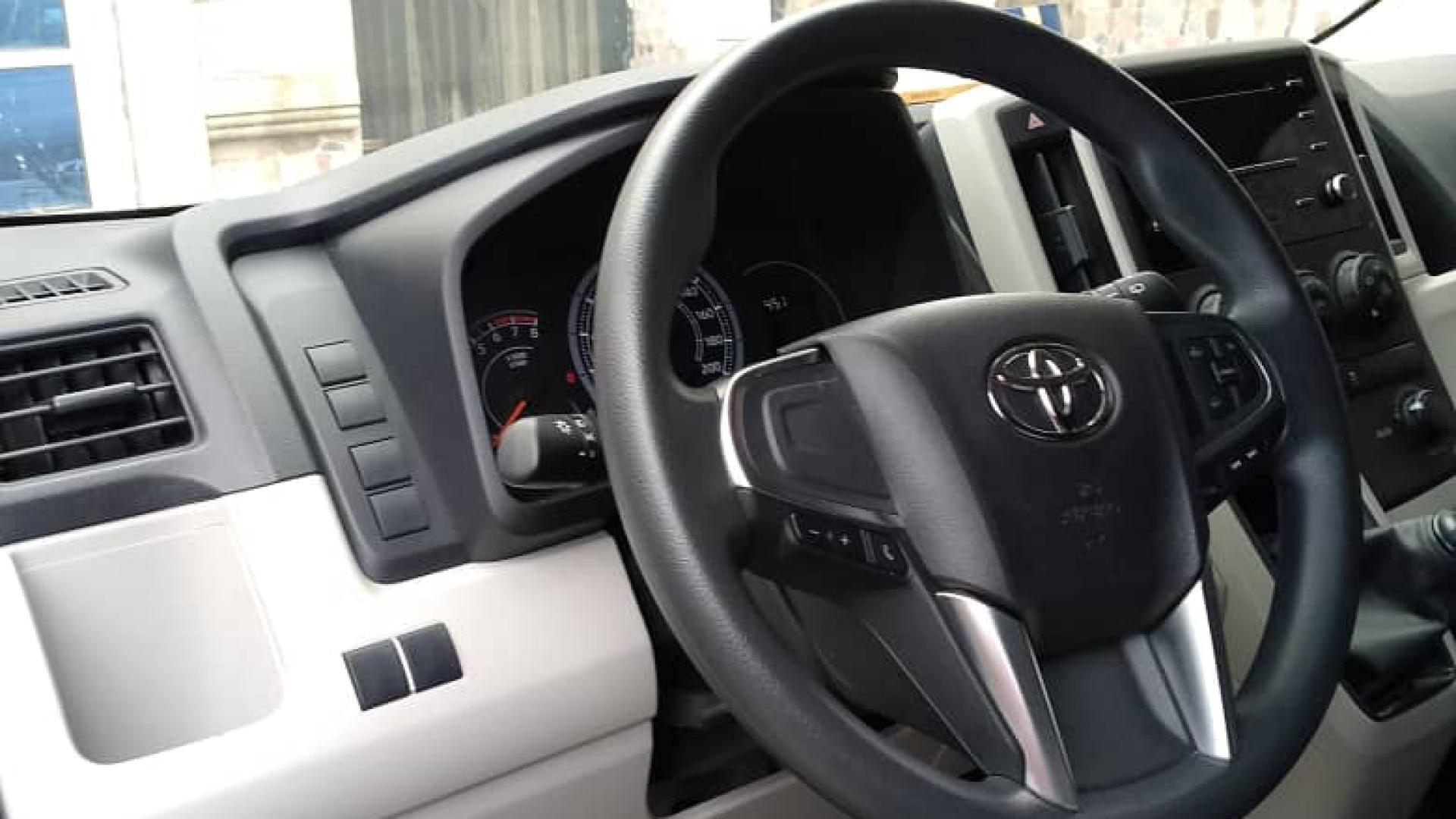 Toyota Hiace bus 2020