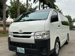 Hiace Bus 2015