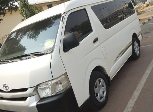 toyota Hiace Bus 2015