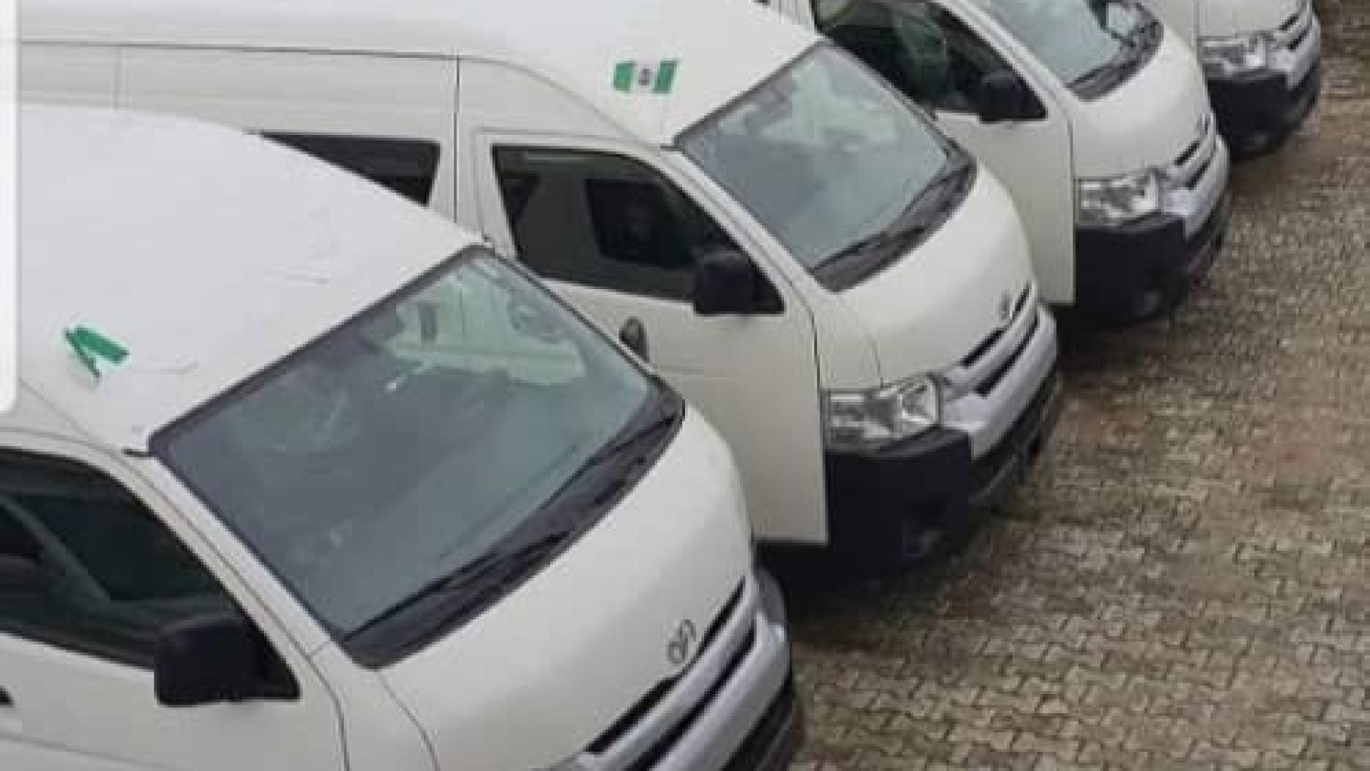 toyota Hiace Bus 2015