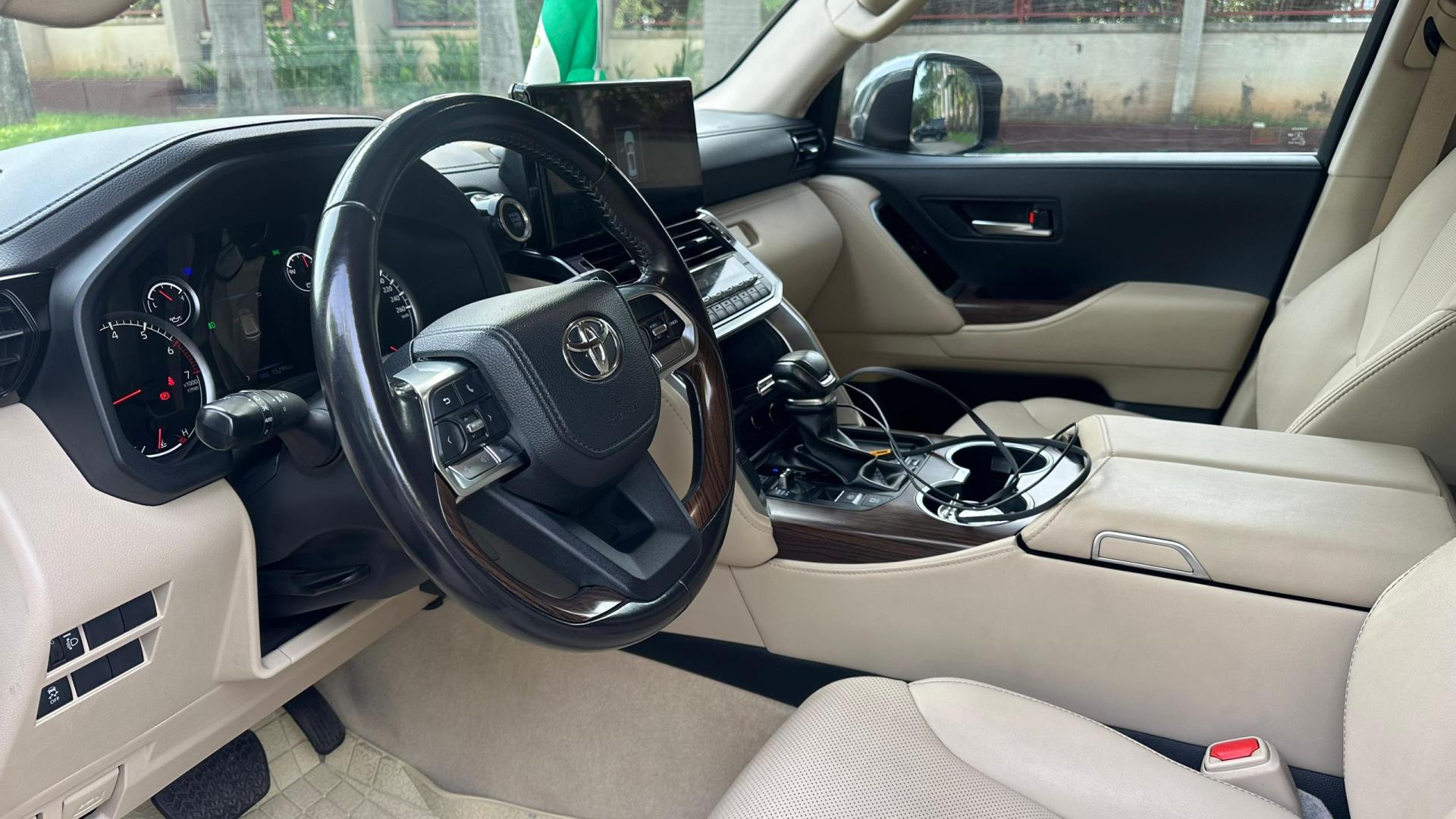 toyota landcruiser 570 2025